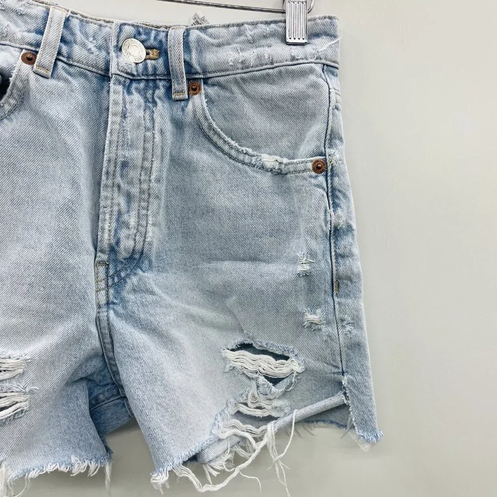 Zara‎ Womens Size 2 Distressed High Waisted Mom Fit Denim Shorts Light Blue 2295